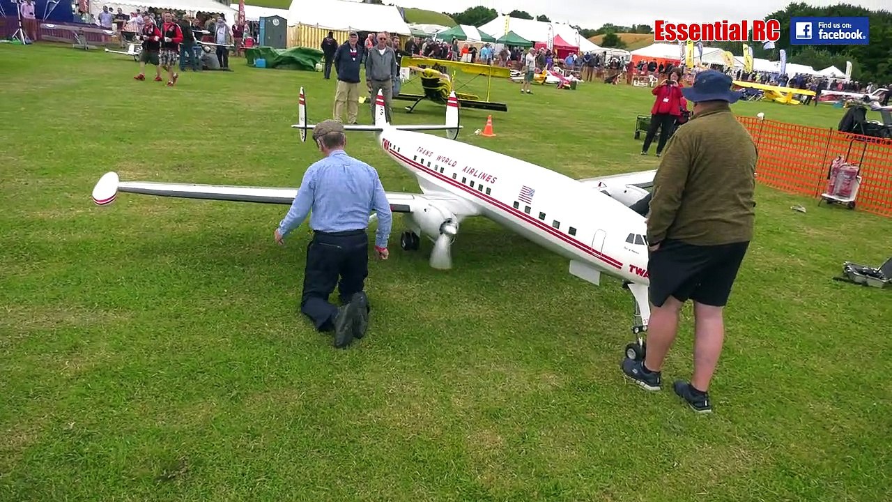 GIANT 1_6 scale Radio Controlled (RC) Lockheed SUPER CONSTELLATION TWA 'Star of America' AIRLINER ( 720 X 1280 )