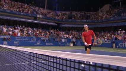 Tsitsipas bt Thompson (6-3 7-6)