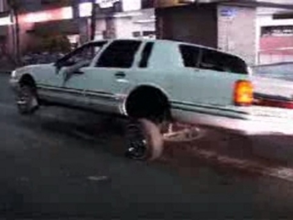 Skyline GTR Drifting!