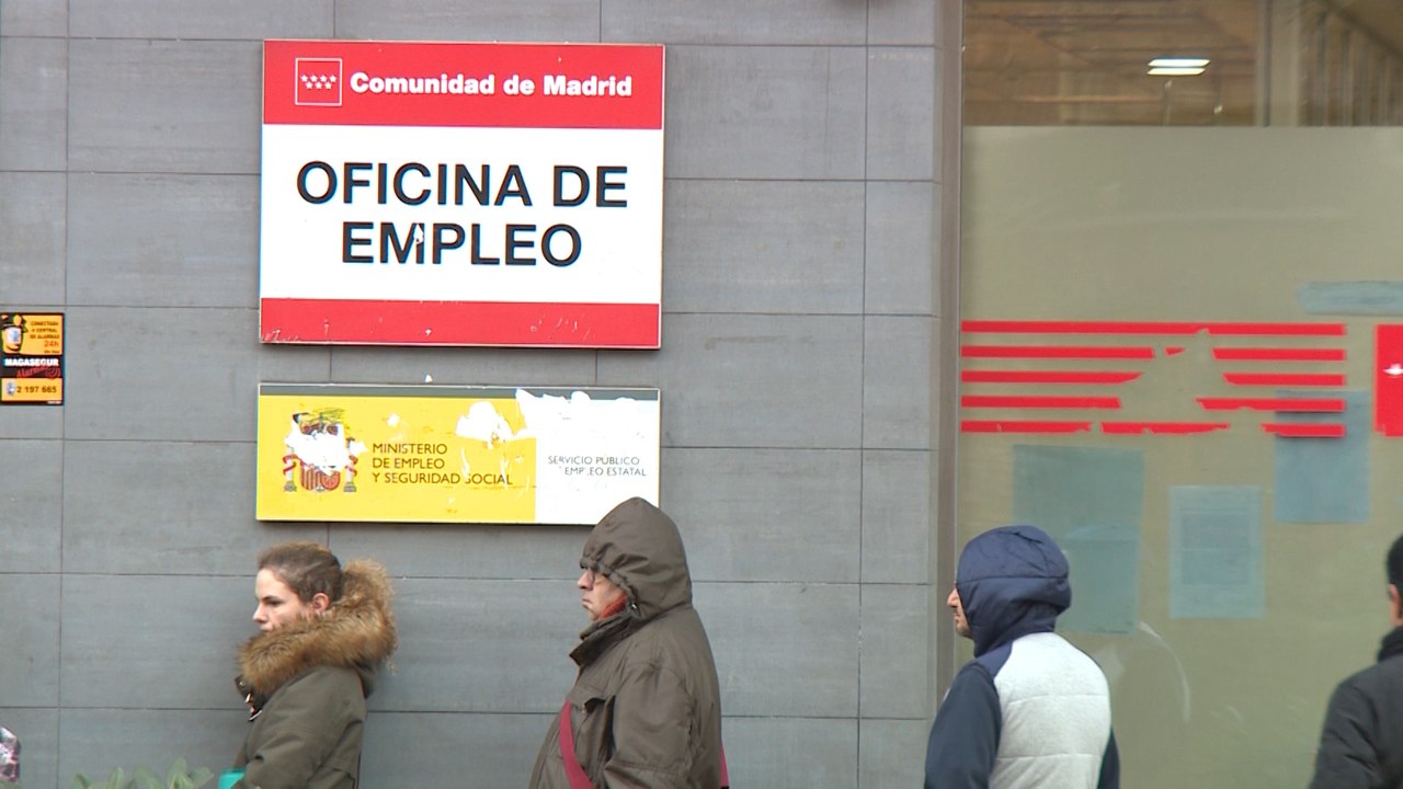 El paro baja en 4.253 personas en su peor julio desde 2008