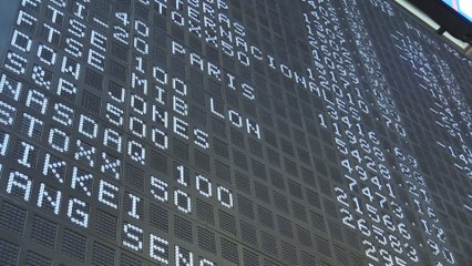 El ibex35 cae un fuerte 1,5 % en la apertura del viernes y se aleja de los 9.000 puntos