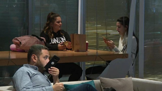 Polonia baja impuestos a los jóvenes para evitar la fuga de cerebros