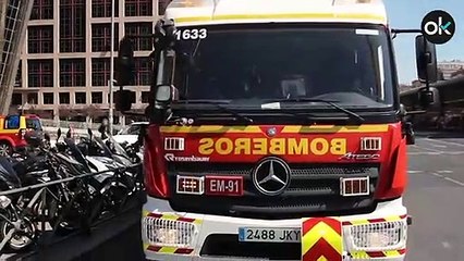 Evacúan una de las Torres Kio tras caer desde la azotea una góndola de limpieza