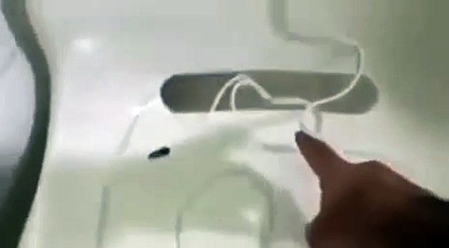 Il a cru qu'il a réussi à faire une invention mais regardez ce que lui est arrivé