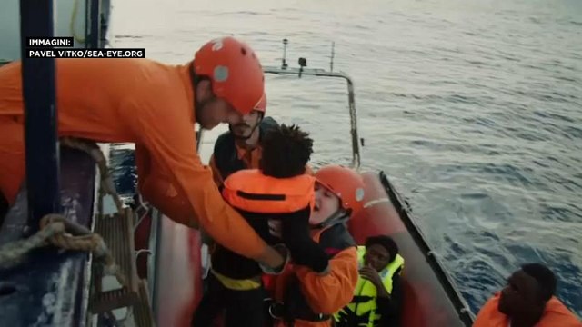 Migranti, Open Arms: Salvate altre 68 persone con evidenti segni di tortura
