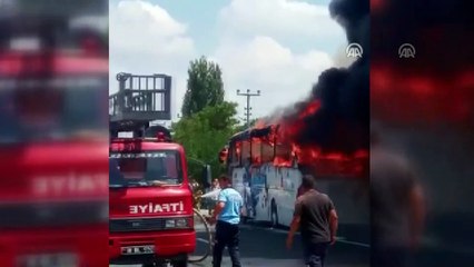 Balıkesir'de  yolcu otobüsünde yangın (2)