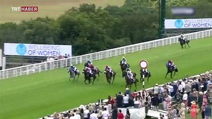 Hatice Mellah İngiltere'nin ilk başörtülü jokeyi oldu