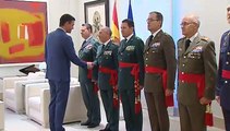 Sánchez recibe a la primera mujer general