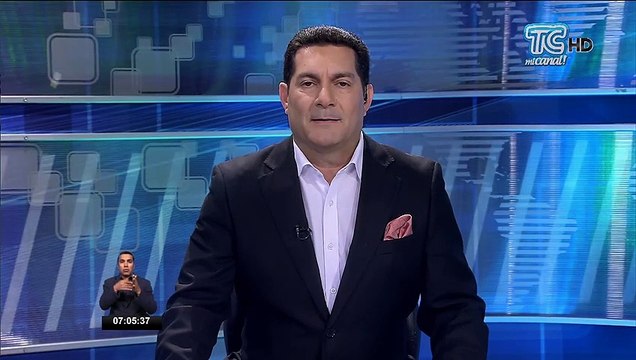 Compitiendo y haciendo piruetas en moto: cuatro personas resultaron heridas