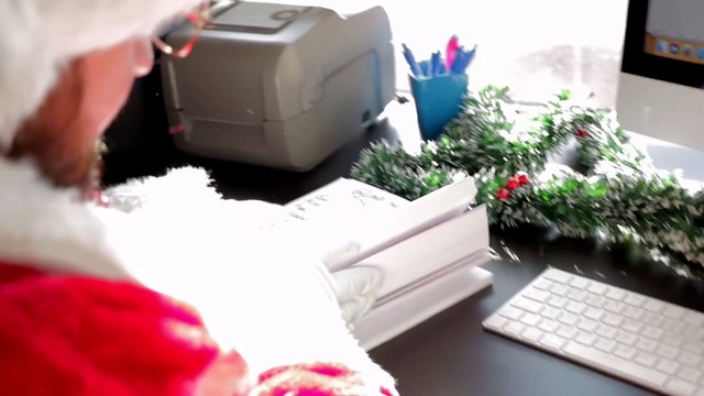 MAIS QUI EST LE PÈRE NOËL