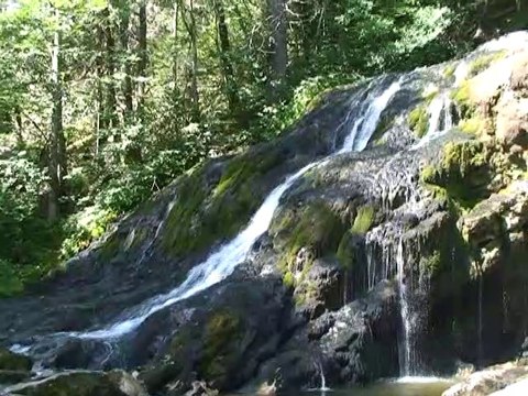 Autour de la cascade du Puissieux 660m -Lescheraines 73340 Parc des Bauges
