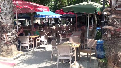 Silivri’de bunaltan sıcaklar şezlongları boş bıraktı