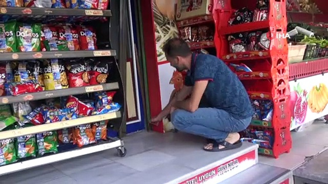 Marketi soymaya çalışan hırsız, komşuları uyand...