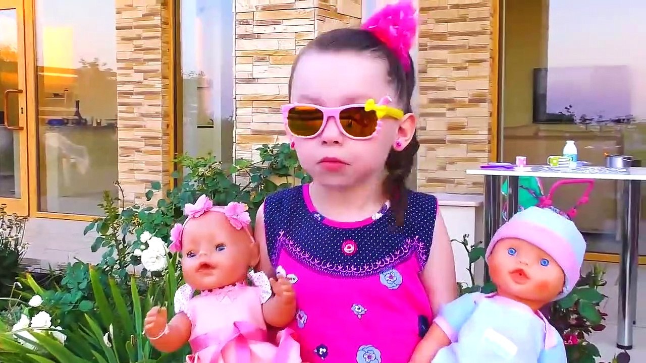 Alice magic turn into Shine and Shimmer & pretend play with toy genie