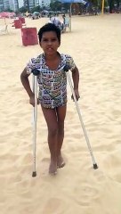 Menino atropelado se recupera e já faz embaixadinhas