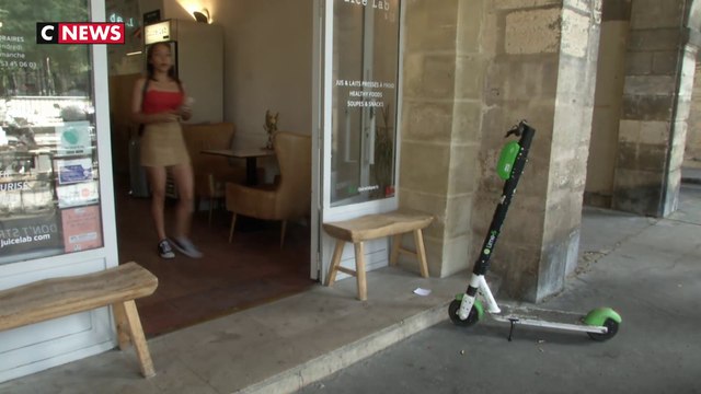 Les trottinettes électriques interdites sur les trottoirs parisiens