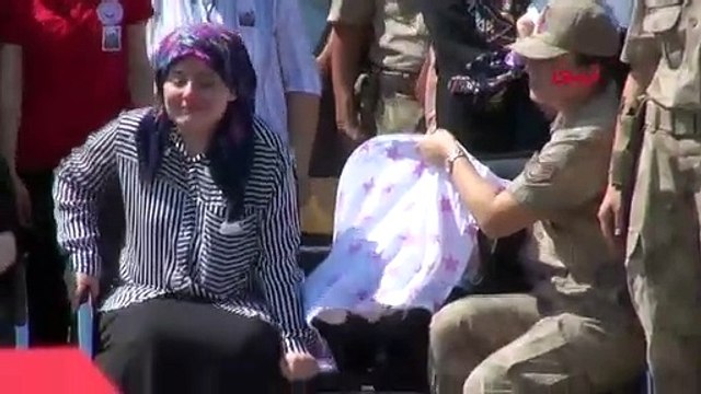 Şehit uzman çavuş, gözyaşlarıyla memleketine uğurlandı