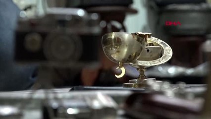 ESKİŞEHİR EV ALMAK İÇİN 8 YILDA TOPLADIĞI ÇAKMAK KOLEKSİYONUNU SATIYOR