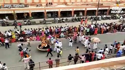 राजसी ठाट-बाट के साथ निकली तीज की सवारी