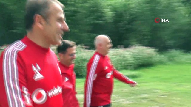 Beşiktaş yağmur altında çalıştı