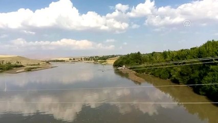 Murat Nehrine giren 4 çocuk boğuldu