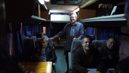 De gira con Los Pericos: conociendo el bus