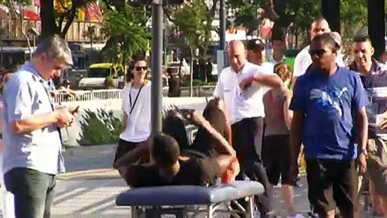 El atleta más rápido del mundo corrió contra el Metrobus en la ciudad de Buenos Aires. Mirá las mejores imágenes.