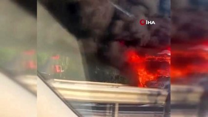 Manisa'da yolcu otobüsü alev alev yandı