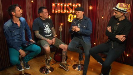 Catupecu Machu se encuentra con DJ Buey