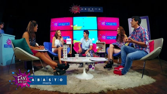 La primera vez de Caro y Joaco firmando autógrafos