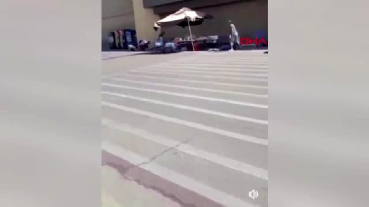 DHA DIŞ- ABD'de alışveriş merkezinde silahlı saldırı