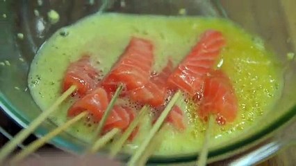 Bastones de pescado rebozados con salsa agridulce de la pelicula "Rain man", por Santi Giorgini