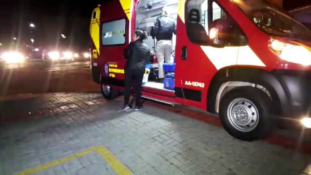 Duas pessoas ficam feridas em acidente na Avenida Carlos Gomes