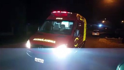 Cataratas: Motorista de Uno perde o controle e bate em carro estacionado