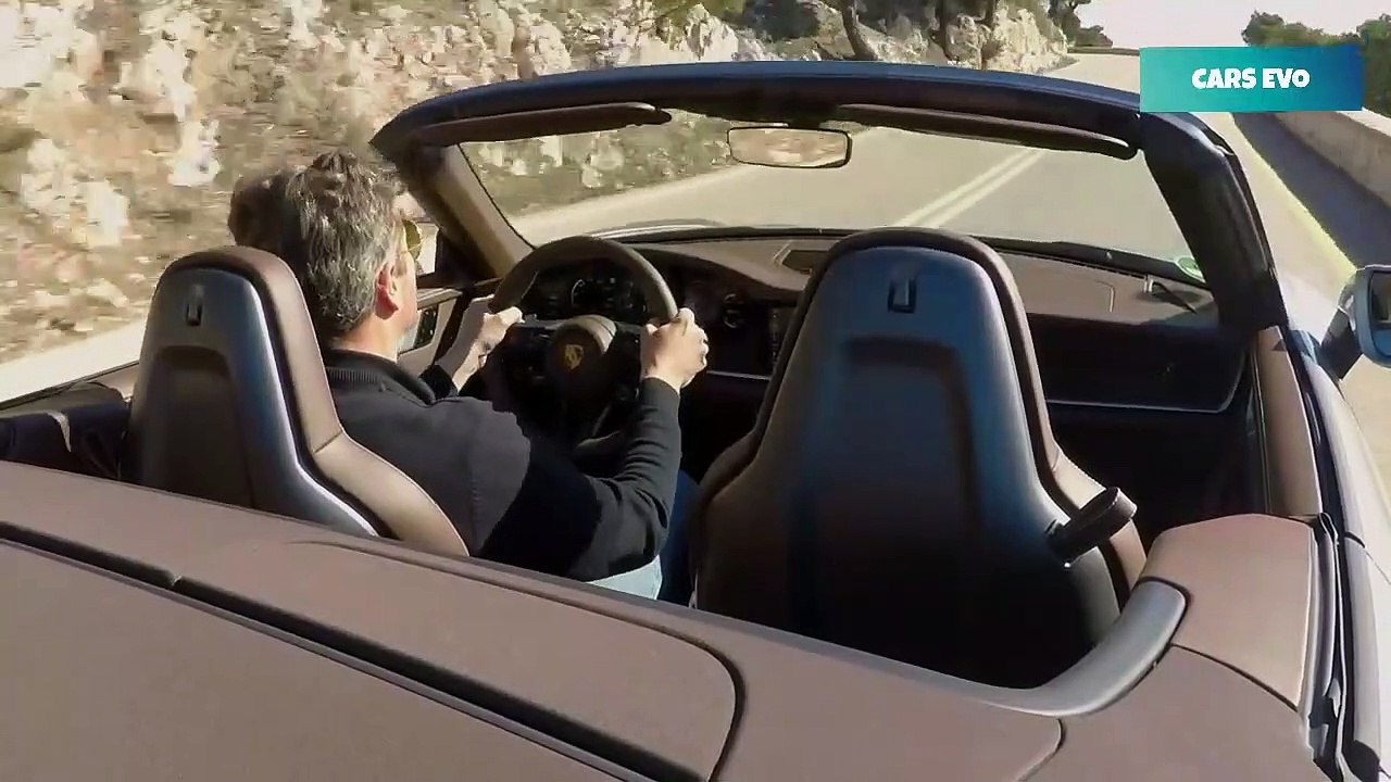 2020 Silver Porsche 911 Carrera S Cabriolet - Pure driving experience