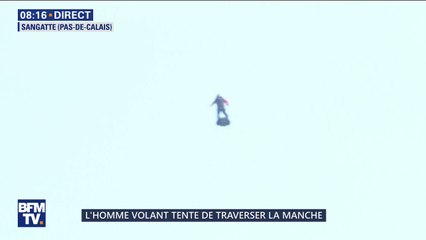 Franky Zapata vient de décoller de Sangatte à bord de son Flyboard pour tenter de traverser la Manche