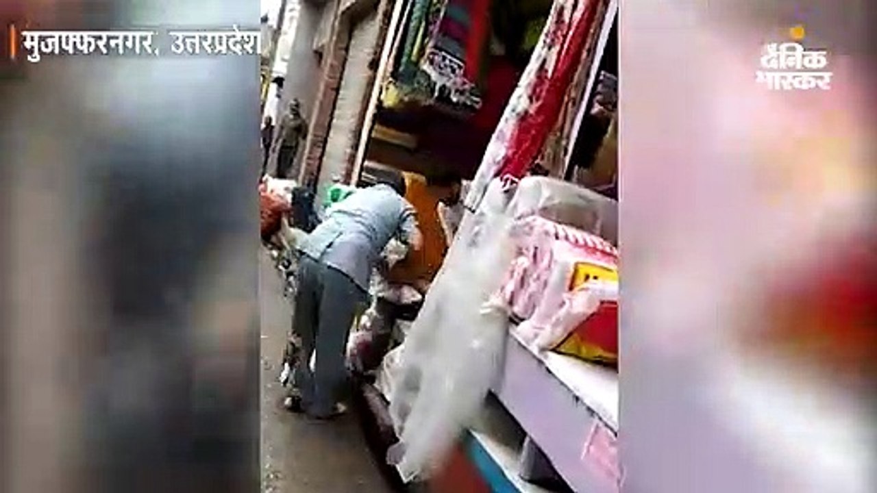 बेटी की शादी में नहीं बुलाया तो नाराज कपड़ा व्य...