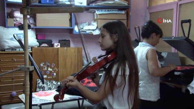 Sokak hayvanları için çaldığı kemanı hırsızların hedefi oldu