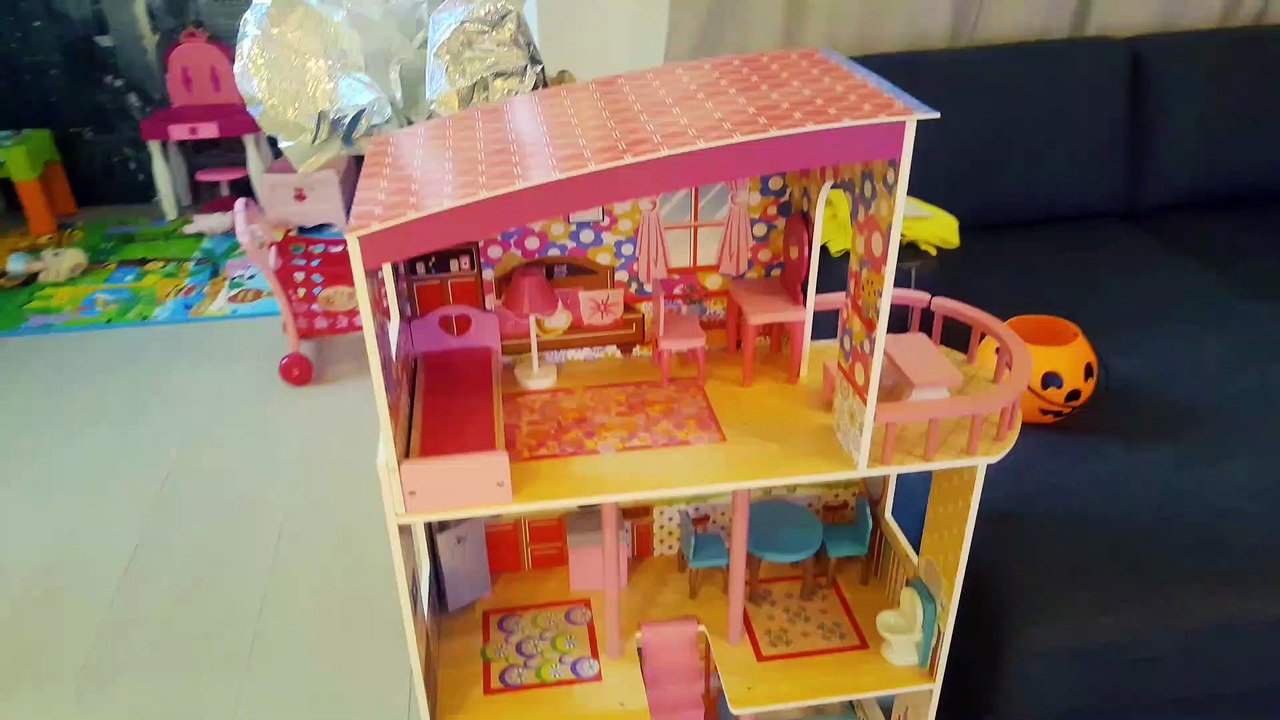 Little Mia is playing with Doll House. Dollhouse Part 2
