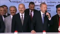 Egemen Bağış basacak buton bulamayınca AKP'li Çamlı'nın eline bastı