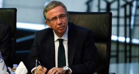 Mansur Yavaş'tan, çim saha isteyen çocuğa yanıt: Telefonunu ver, ben arattıracağım seni