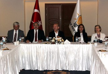 Bakan Soylu Hatay'da AK Parti'li belediye başkanlarıyla bir araya geldi