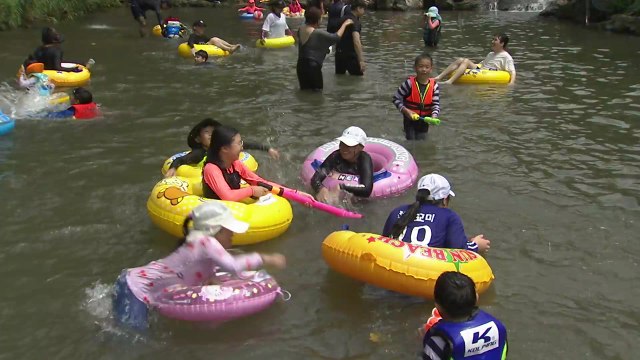 '가마솥 더위' 피해 바다로 계곡으로! / YTN