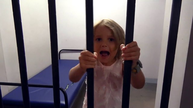 Мистер Макс Мисс Катя VLOG Где одевается Катя и Макс в магазине DIY Burger За реше...