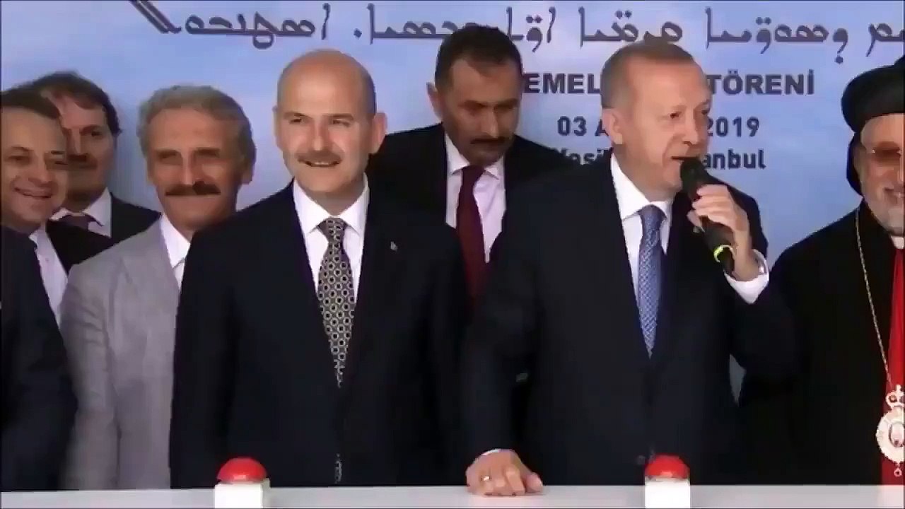 Basacak buton bulamayan Egemen Bağış ve 'Yeliz' nereye bastı