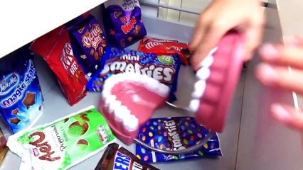 Мистер Макс Мисс Катя Prank Bad Baby Pranks Пранки Scorpion в унитазе Зубы в холодильник...