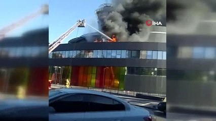 Üsküdar Bilim Merkezi'nde yangın paniği kamerada