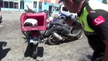 Paket servisi yapan motosikletler denetlendi