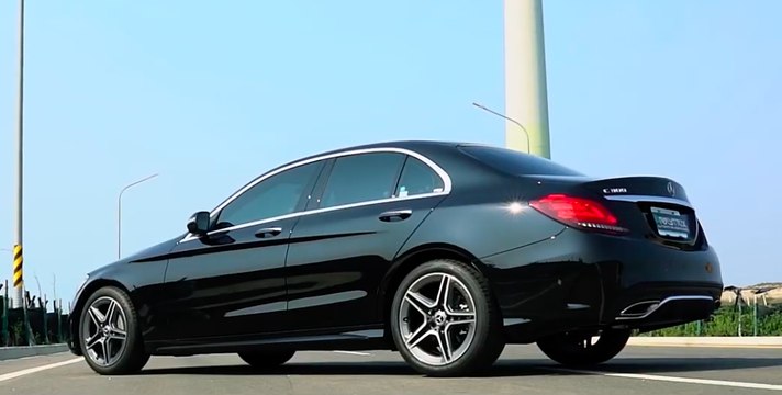 VÍDEO: Mercedes Clase C 2019, así suena con escapes modificados