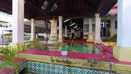 Malezya'nın en eski camilerinden Kampung Hulu, mimarisiyle dikkat çekiyor - MELAKKA